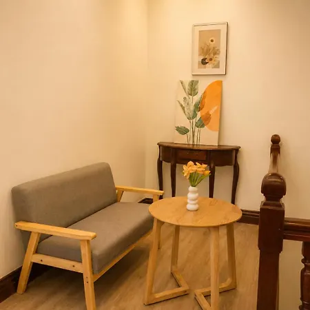 Monsane Villa Centrally Located, Opposite The Night Market-2